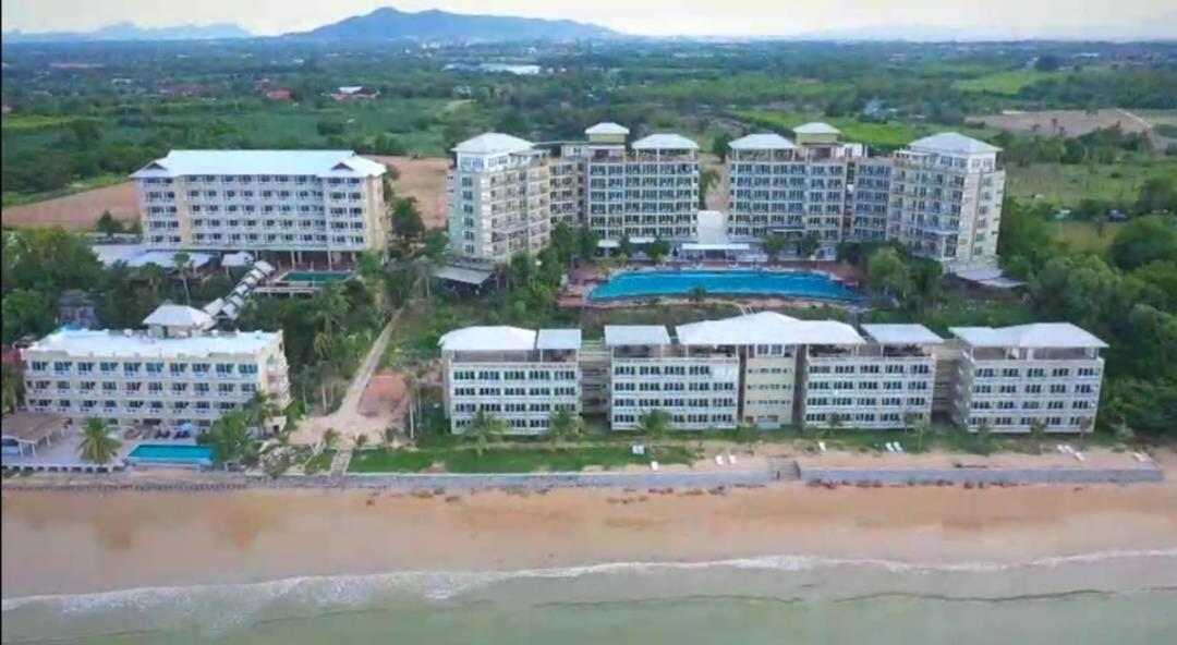 Royal Phala Cliff Beach Resort Ban Chang  Exterior photo