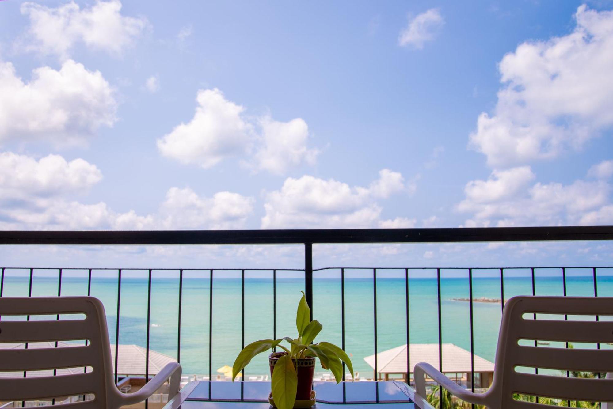 Royal Phala Cliff Beach Resort Ban Chang  Exterior photo