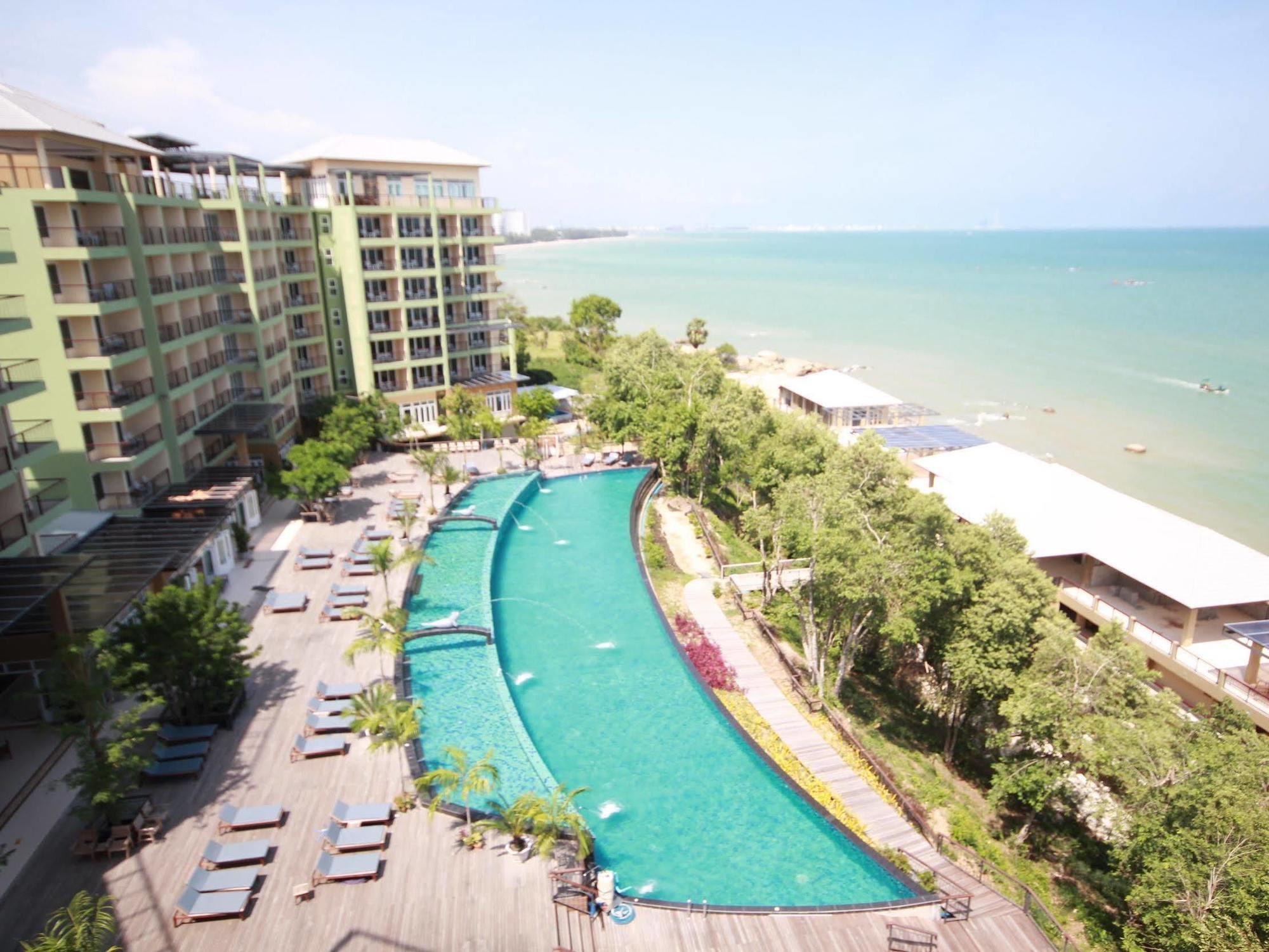 Royal Phala Cliff Beach Resort Ban Chang  Exterior photo